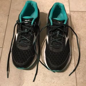 Women’s Mizuno Wave Rider